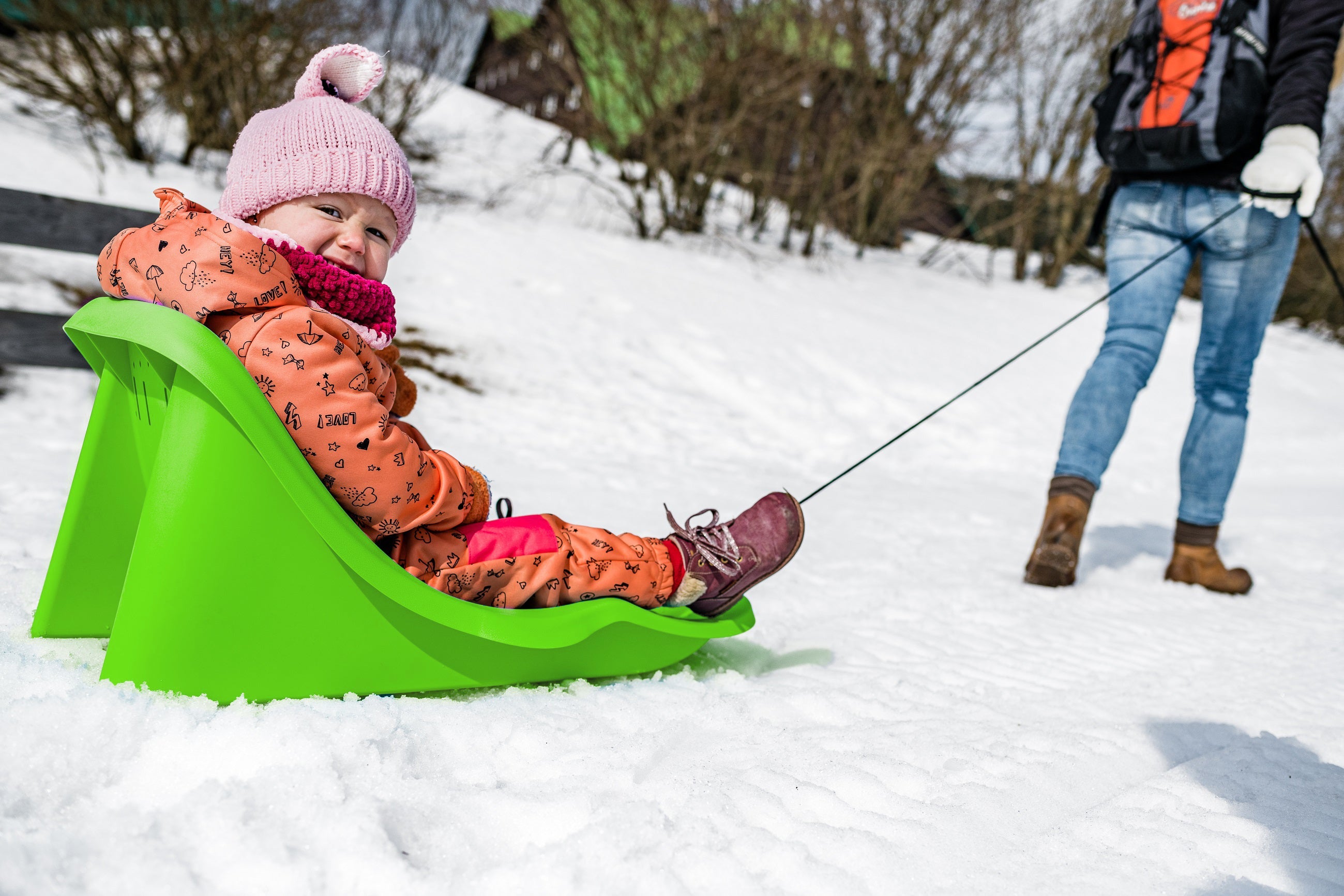 Baby sled with safety harness and pull rope Powershot