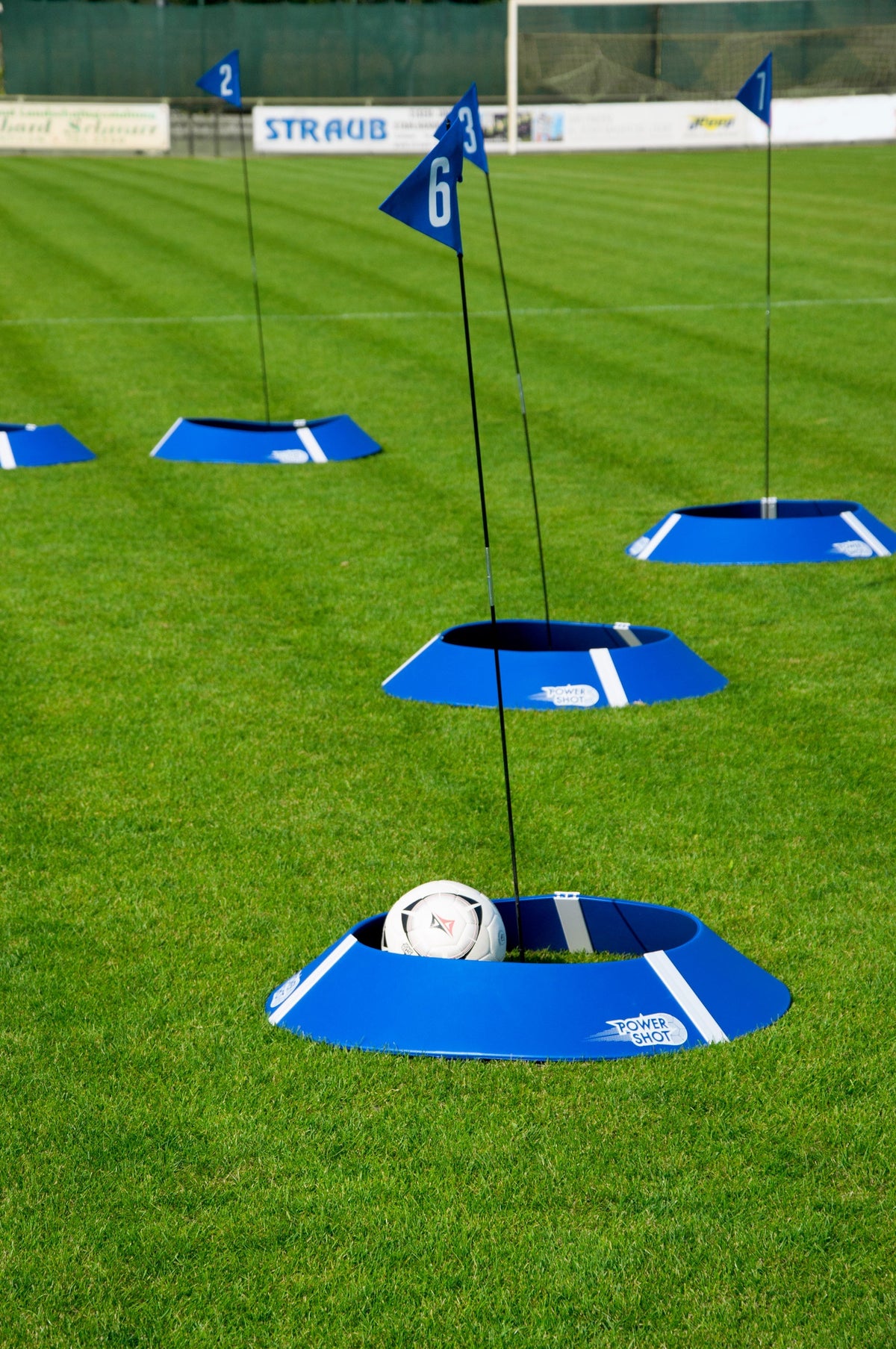Juego de 10 Kits de objetivos de FOOT GOLF con base y bandera - ¡Ideal para practicar la precisión de los pases!
