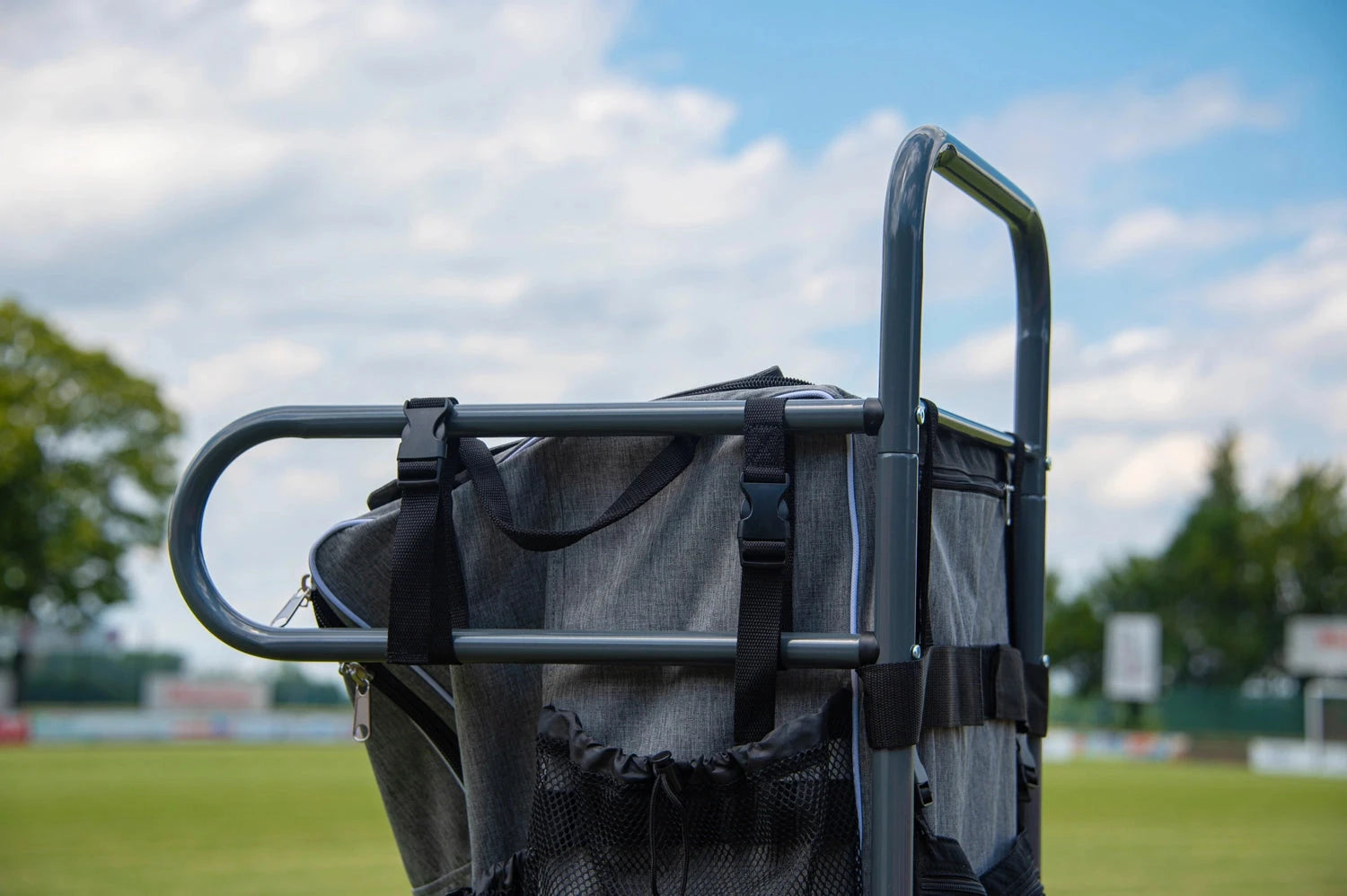 Robust transport cart for balls and training equipment Powershot